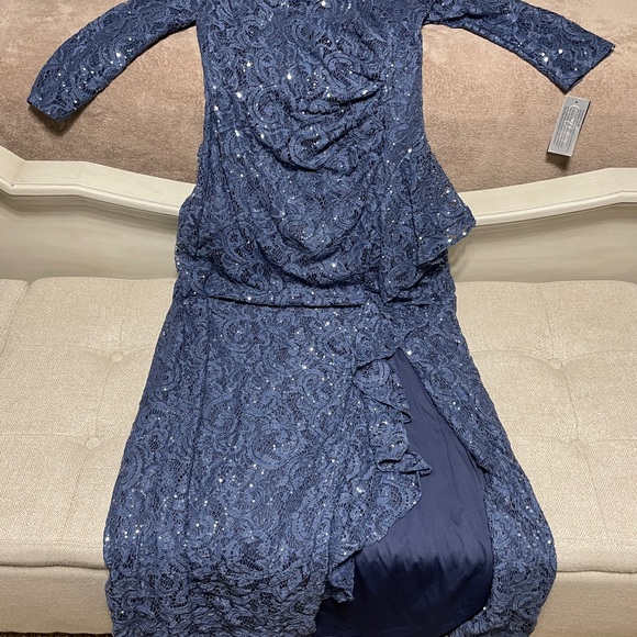 Women’s Evening Gown - Picture 4 of 9